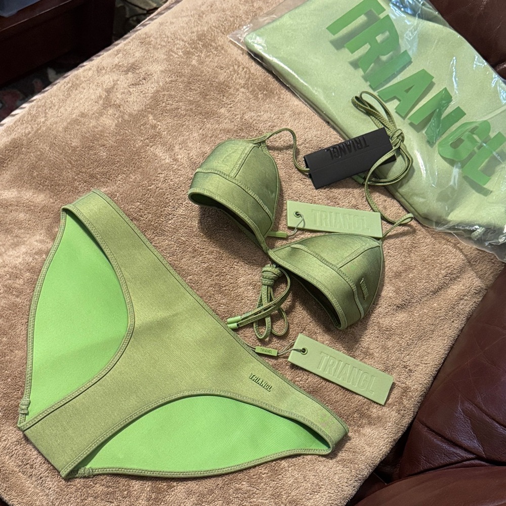 triangl swimwear Green Two-Tone Bikini Set (** SMALL TOP, MEDIUM BOTTOM**) NWT